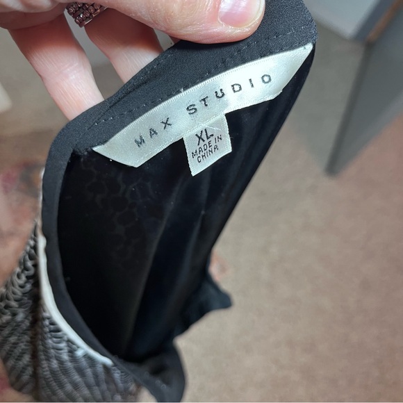 Max Studio XL Black White Geometric Shift Dress Long Sleeve VNeck Lined Mod-mini - Picture 8 of 13